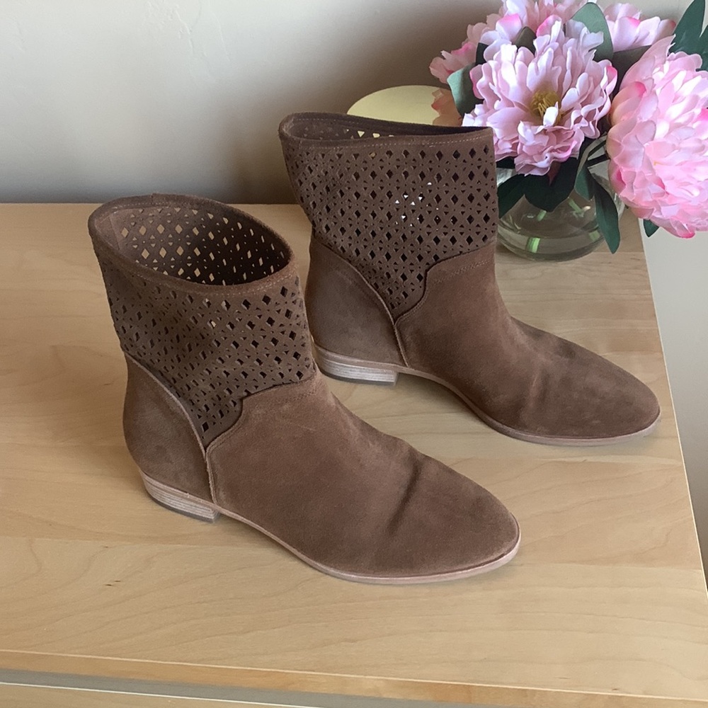 Michael Kors Sunny Bootie - Picture 5 of 6